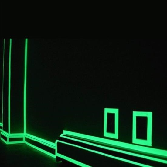 Karanlıkta Işık Veren 4 Metre Fosforlu Yeşil Şerit Bant görsel 1
