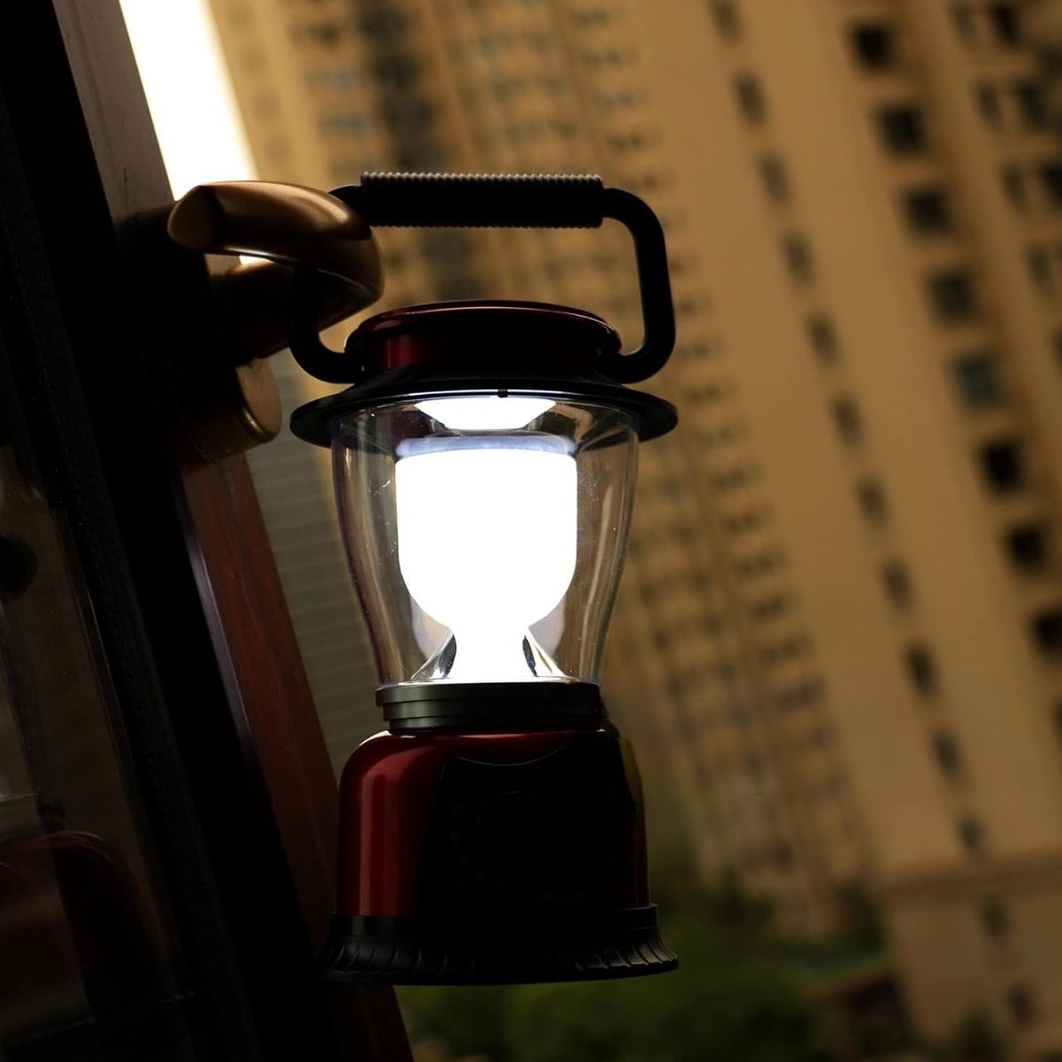 Ledli Kamp Lambası – Pilli Ayarlı LED Işıldak