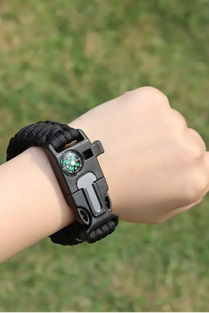 5’i 1 Arada Çok Fonksiyonlu Hayatta Kalma Bilekliği – Pusula, Düdük, Çakmak Taşı & Paraşüt İpi